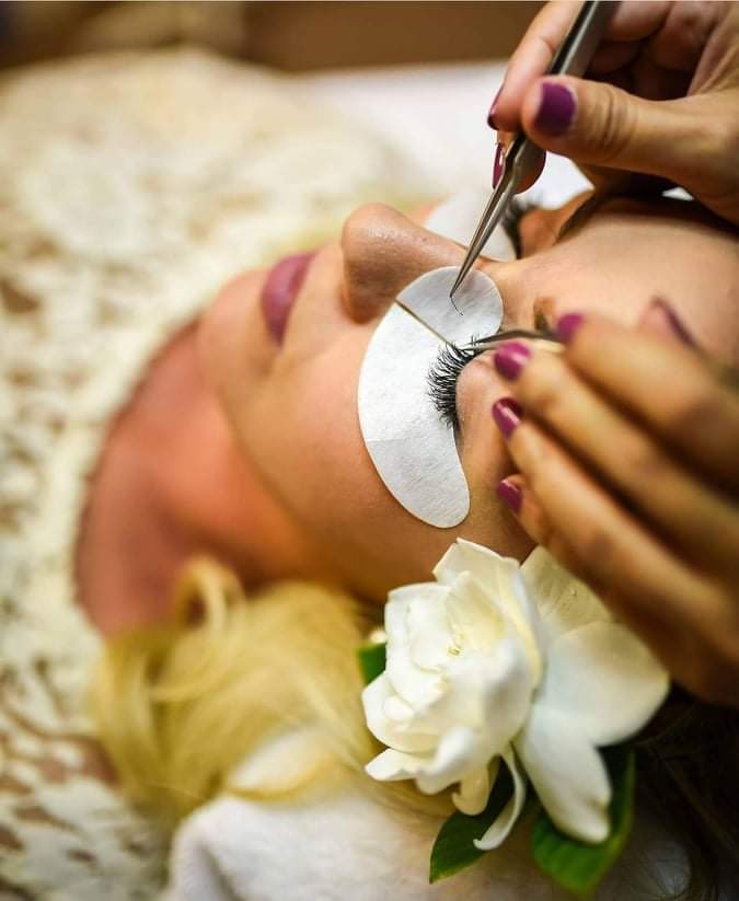 Glam Spa Hawaii - Extend Your Beauty - Eyelash Application